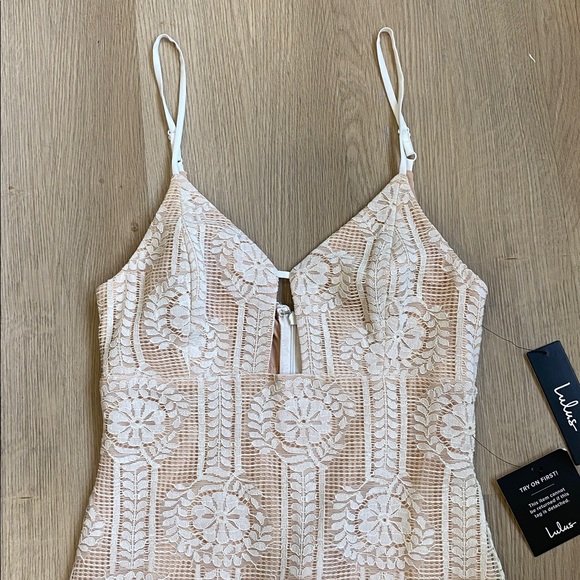 NWT Lulu's Lace Bodycon Mini Dress - Picture 3 of 13